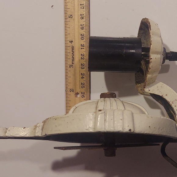 Art Deco Cast Iron Wall Sconce Light - Picture 13 of 13